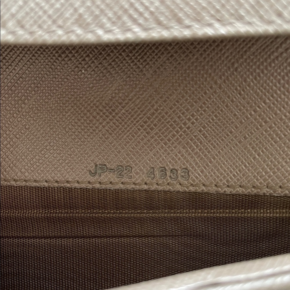 Salvatore Ferragamo Icona Clip Continental Wallet - Picture 9 of 14